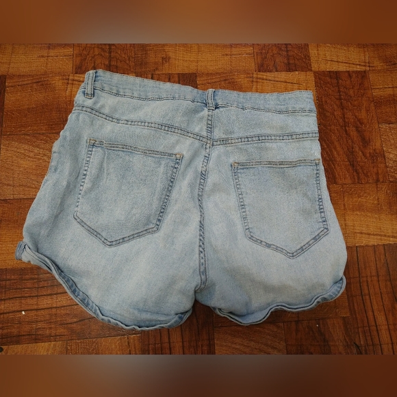 H&M Divided Light Blue Jean Shorts Cuffed Summer Button Fly Women's Size 14 - Picture 4 of 5